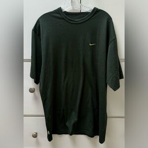 Men’s dark green Nike Dri-FIT teeshirt in Size M